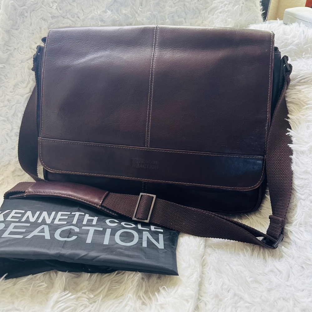 GUC - Kenneth Cole Reaction Briefcase